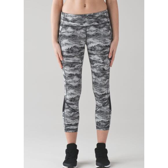Lululemon Womens Pace Rival Crop Leggings Power Luxtreme Hazy Days Black White 6 - Picture 2 of 9